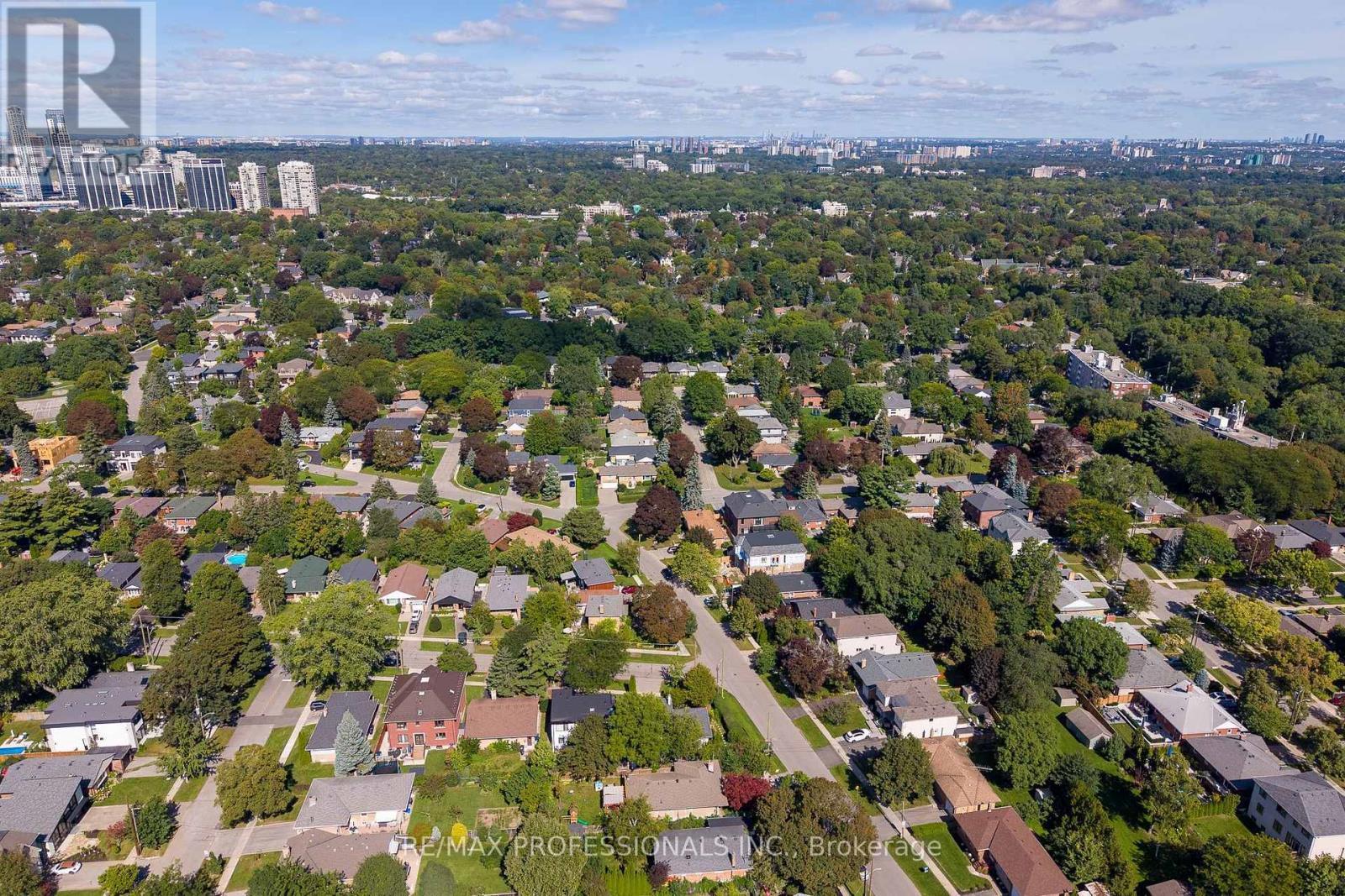 60 Fernalroy Boulevard, Toronto, Ontario  M8Z 3W3 - Photo 47 - W13814272