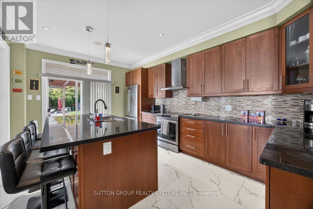 34 Boyces Creek Court, Caledon, Ontario  L7C 3S2 - Photo 10 - W13814360