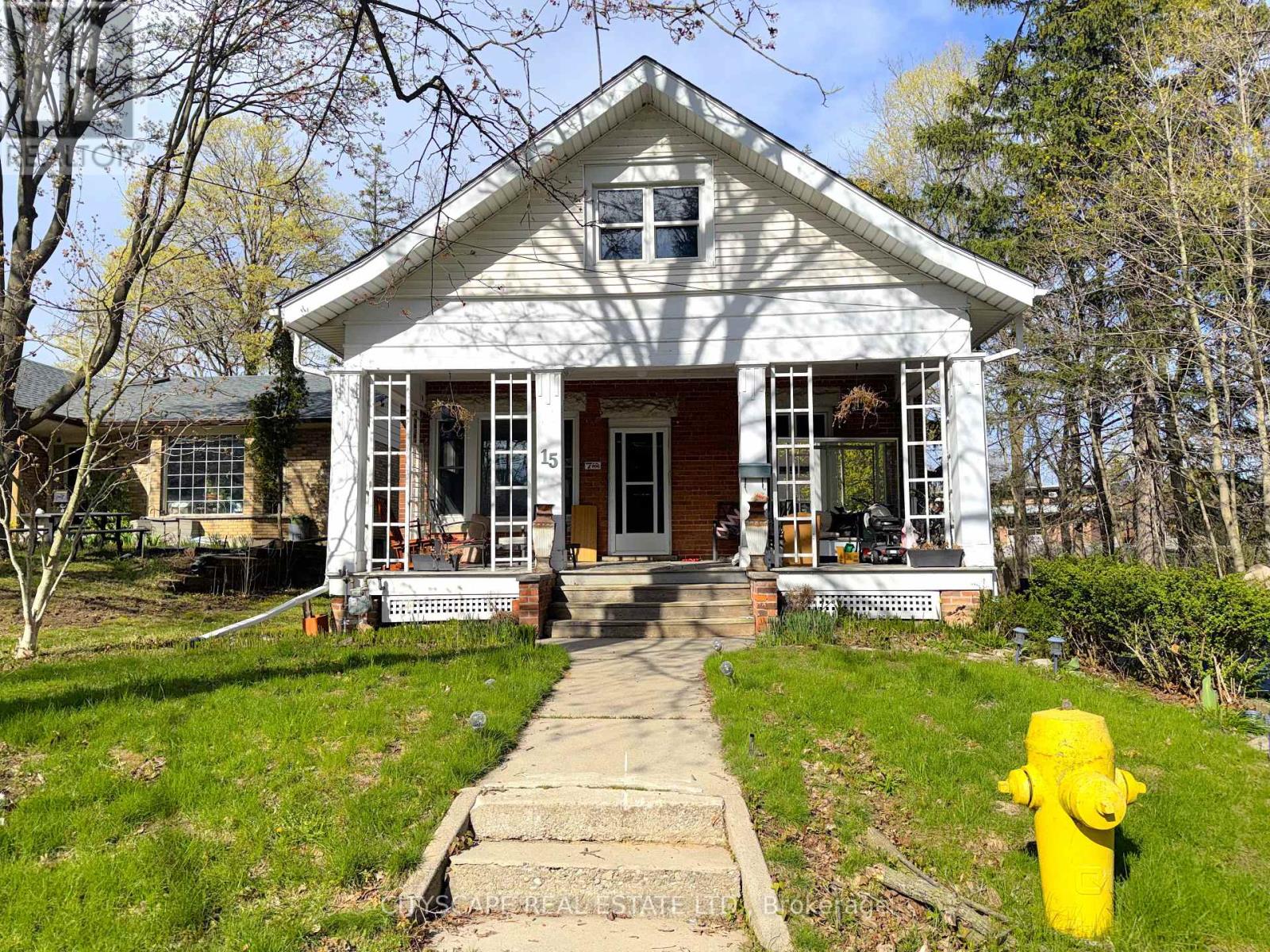 15 HUMBERSTONE AVENUE, Brantford, Ontario