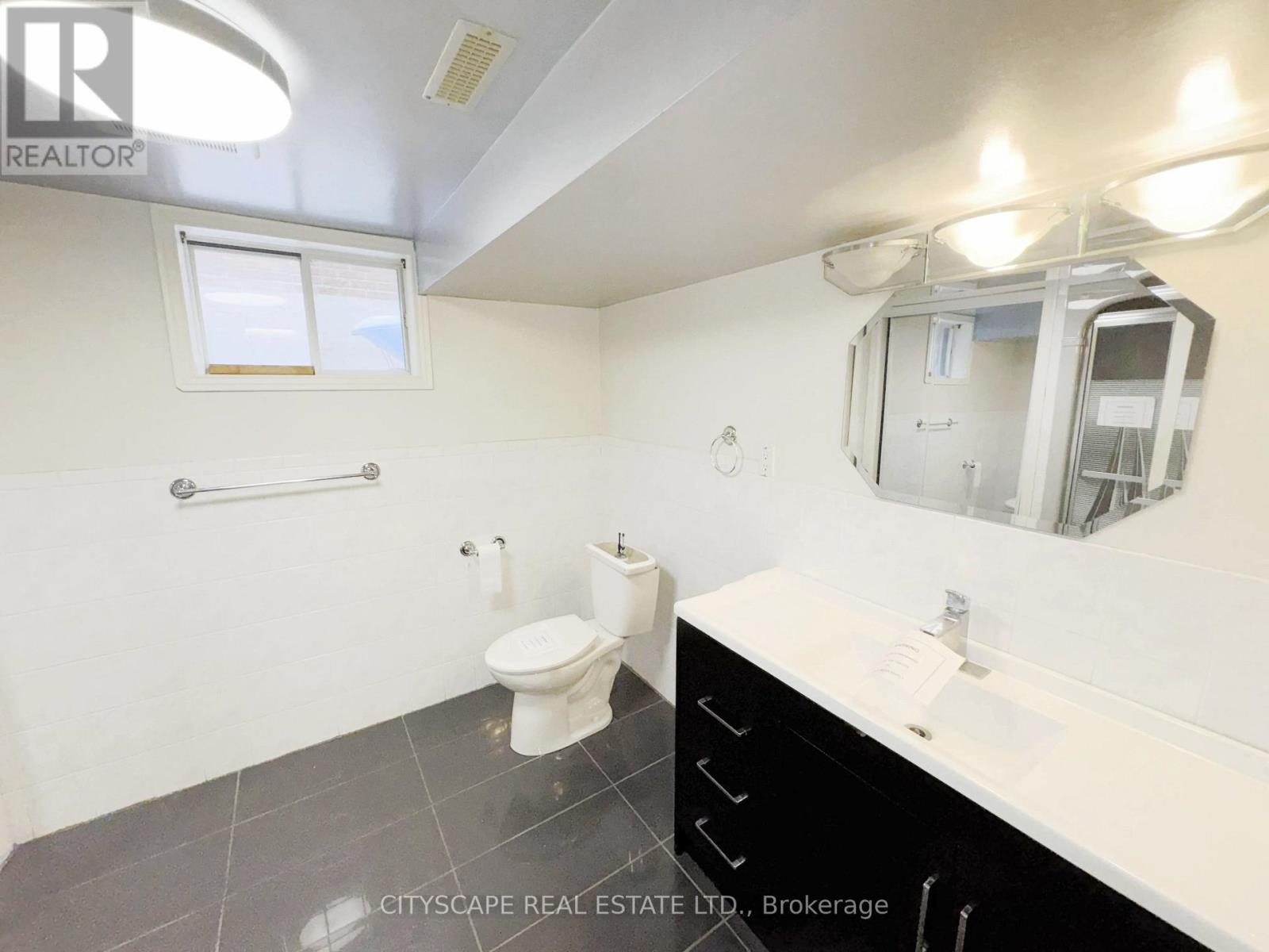 7 Quincy Court, Hamilton, Ontario  L8W 2T4 - Photo 35 - X13814318