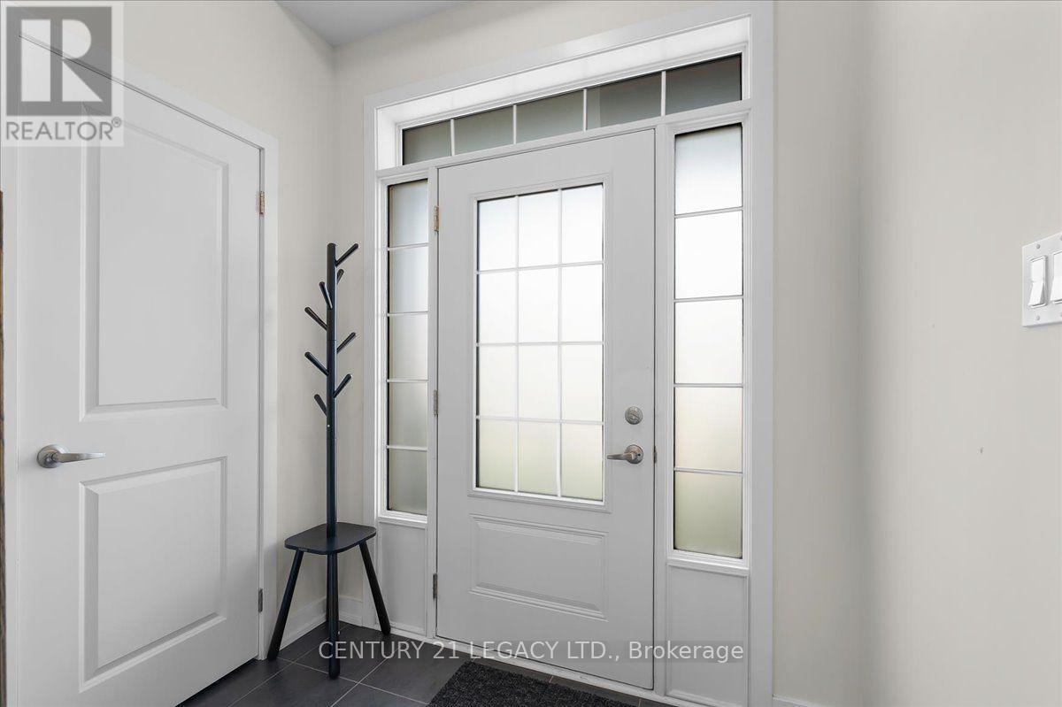 12 Shrubsall Street, Cambridge, Ontario  N1T 0G9 - Photo 3 - X13814328