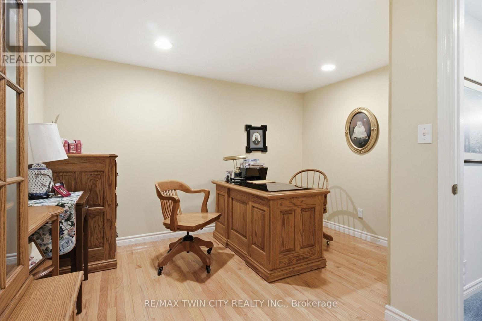 1 - 10 Isherwood Avenue, Cambridge, Ontario  N1R 8L5 - Photo 29 - X13814394