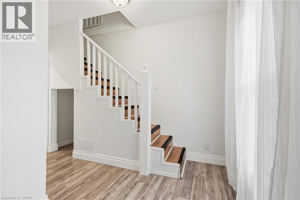 5098 St Lawrence Avenue, Niagara Falls, Ontario  L2E 3Y8 - Photo 19 - 40865471