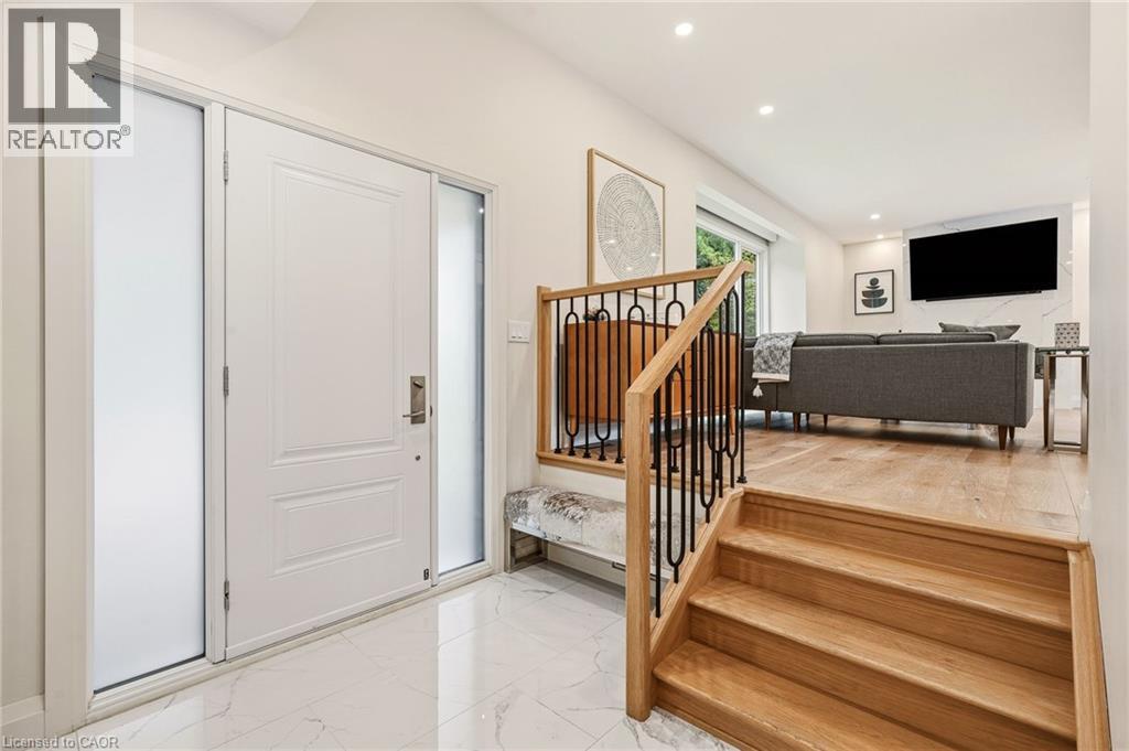 3368 Guildwood Drive, Burlington, Ontario  L7N 1L5 - Photo 3 - 40864594