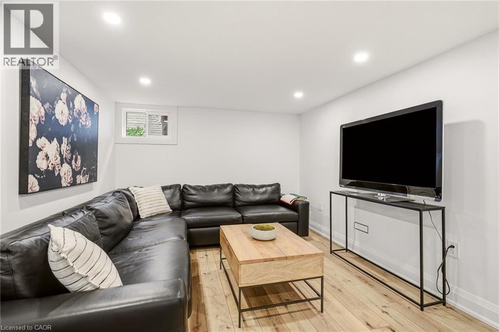 3368 Guildwood Drive, Burlington, Ontario  L7N 1L5 - Photo 39 - 40864594