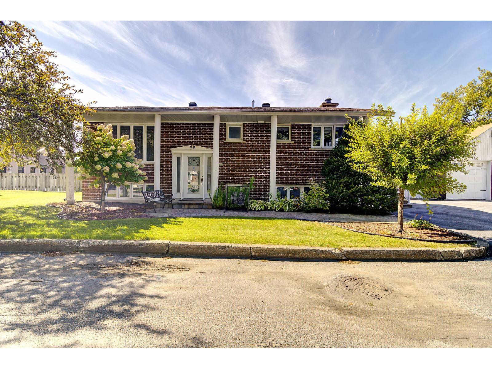 146D Boul. Antonio-Barrette Notre-Dame-des-Prairies Quebec Canada J6E1E5 2
