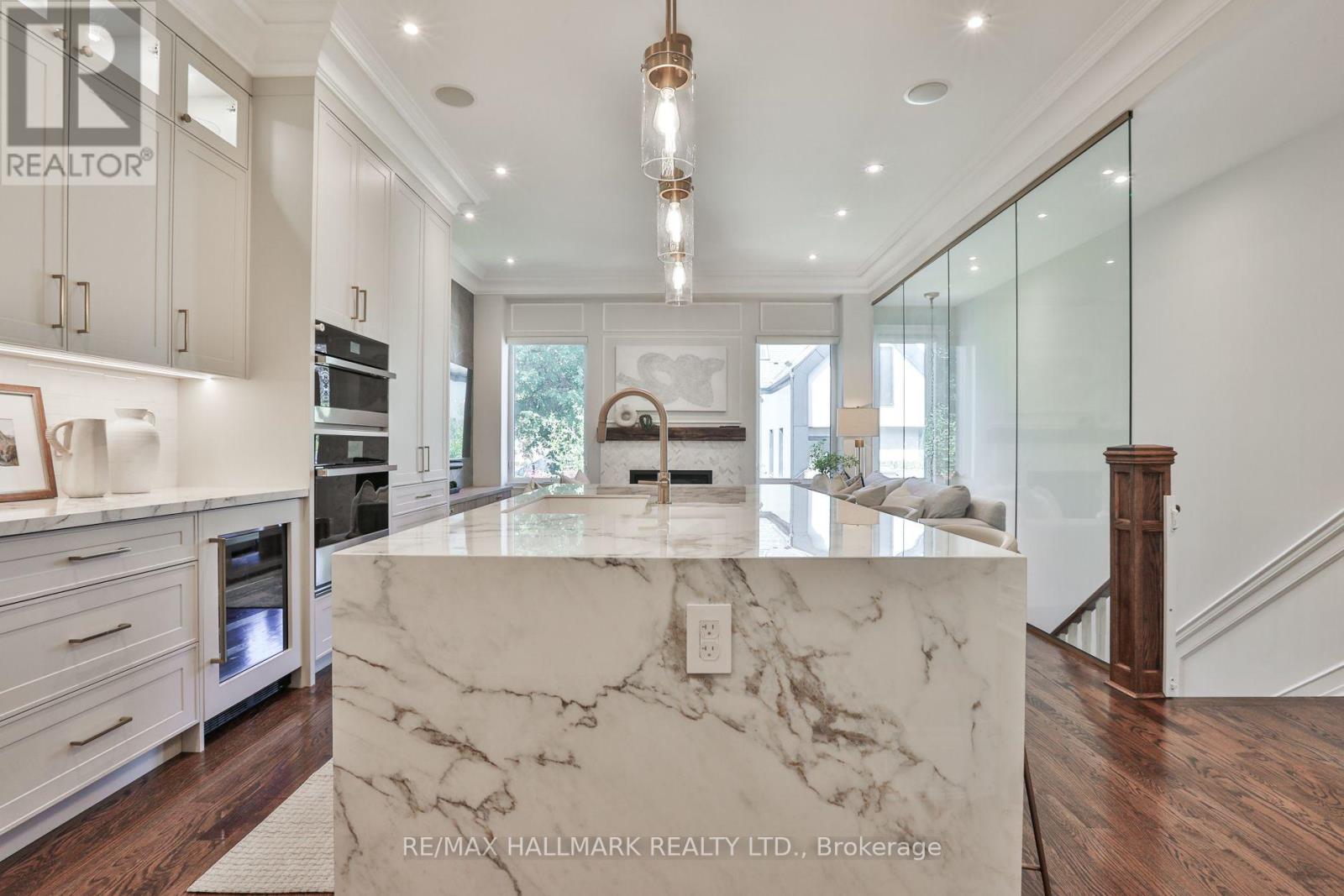 340 St Germain Avenue, Toronto, Ontario  M5M 1W5 - Photo 10 - C13814010