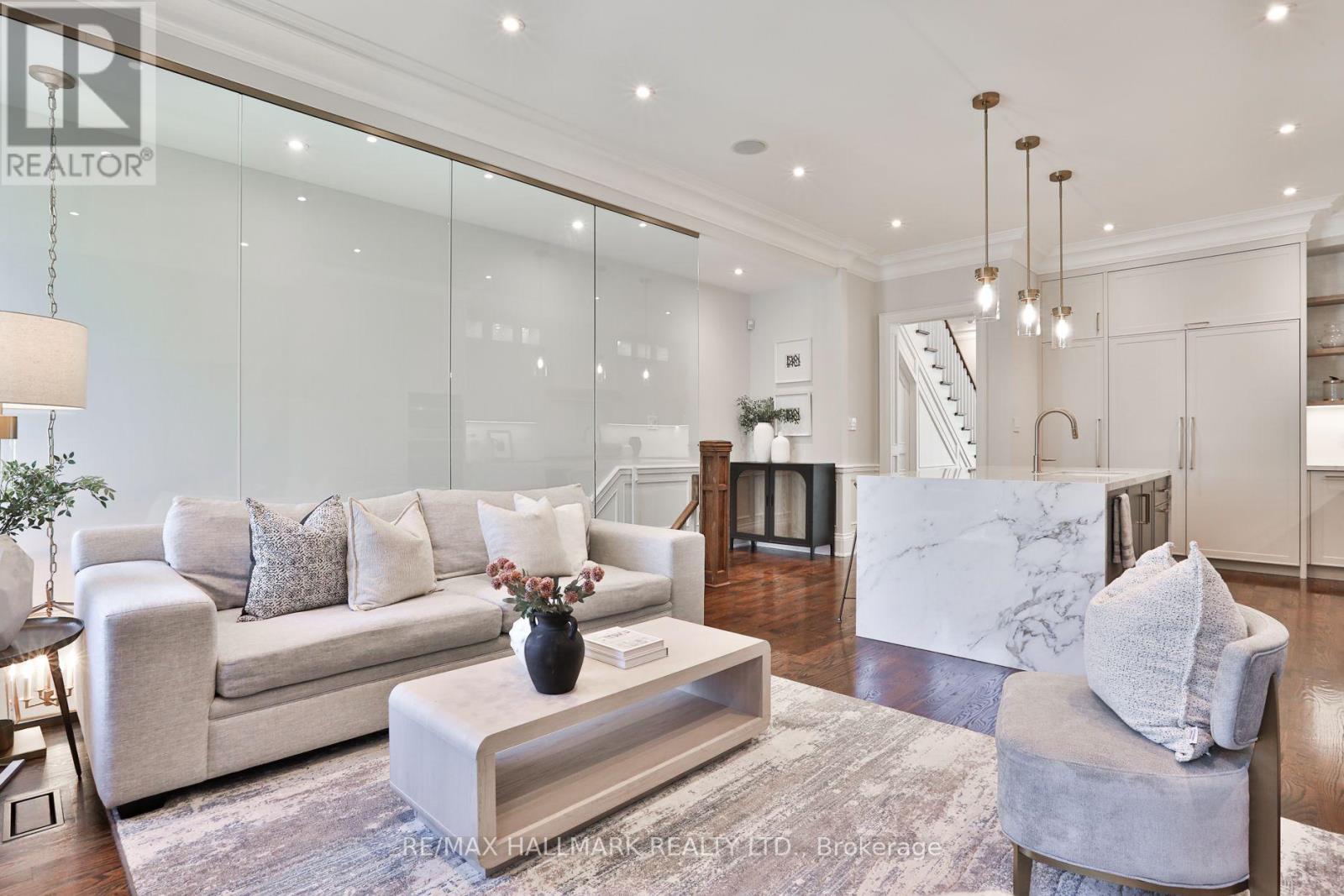 340 St Germain Avenue, Toronto, Ontario  M5M 1W5 - Photo 16 - C13814010