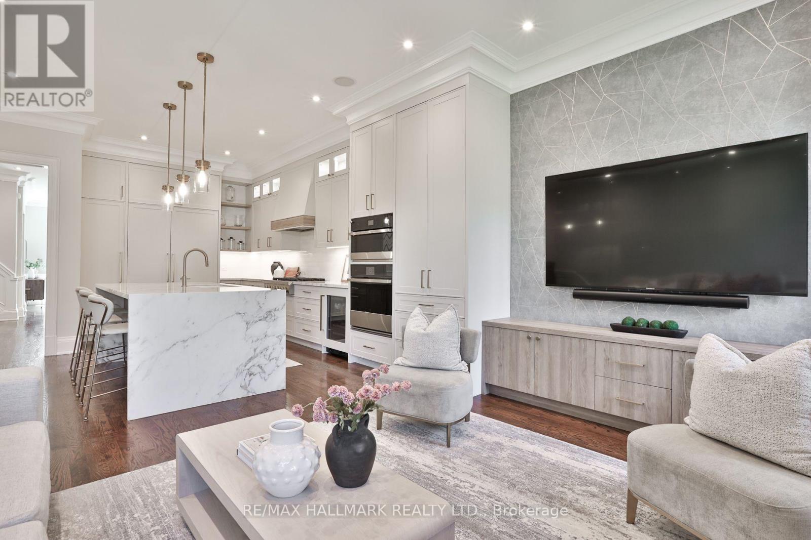 340 St Germain Avenue, Toronto, Ontario  M5M 1W5 - Photo 15 - C13814010