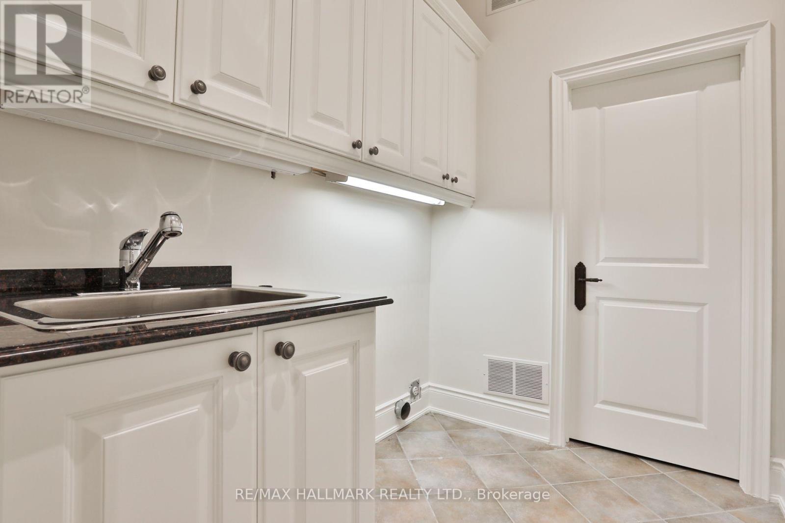 340 St Germain Avenue, Toronto, Ontario  M5M 1W5 - Photo 36 - C13814010