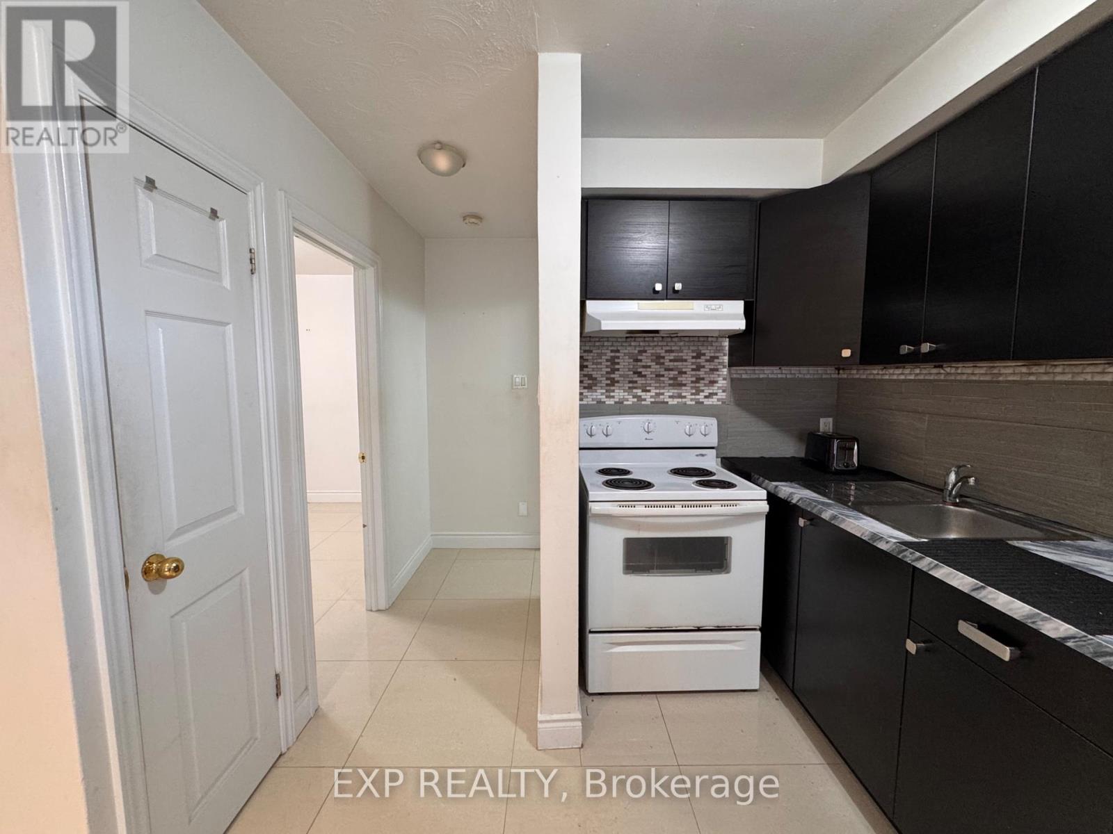 3 - 256 Lakeshore Road E, Mississauga, Ontario  L5G 1G9 - Photo 5 - W13572692