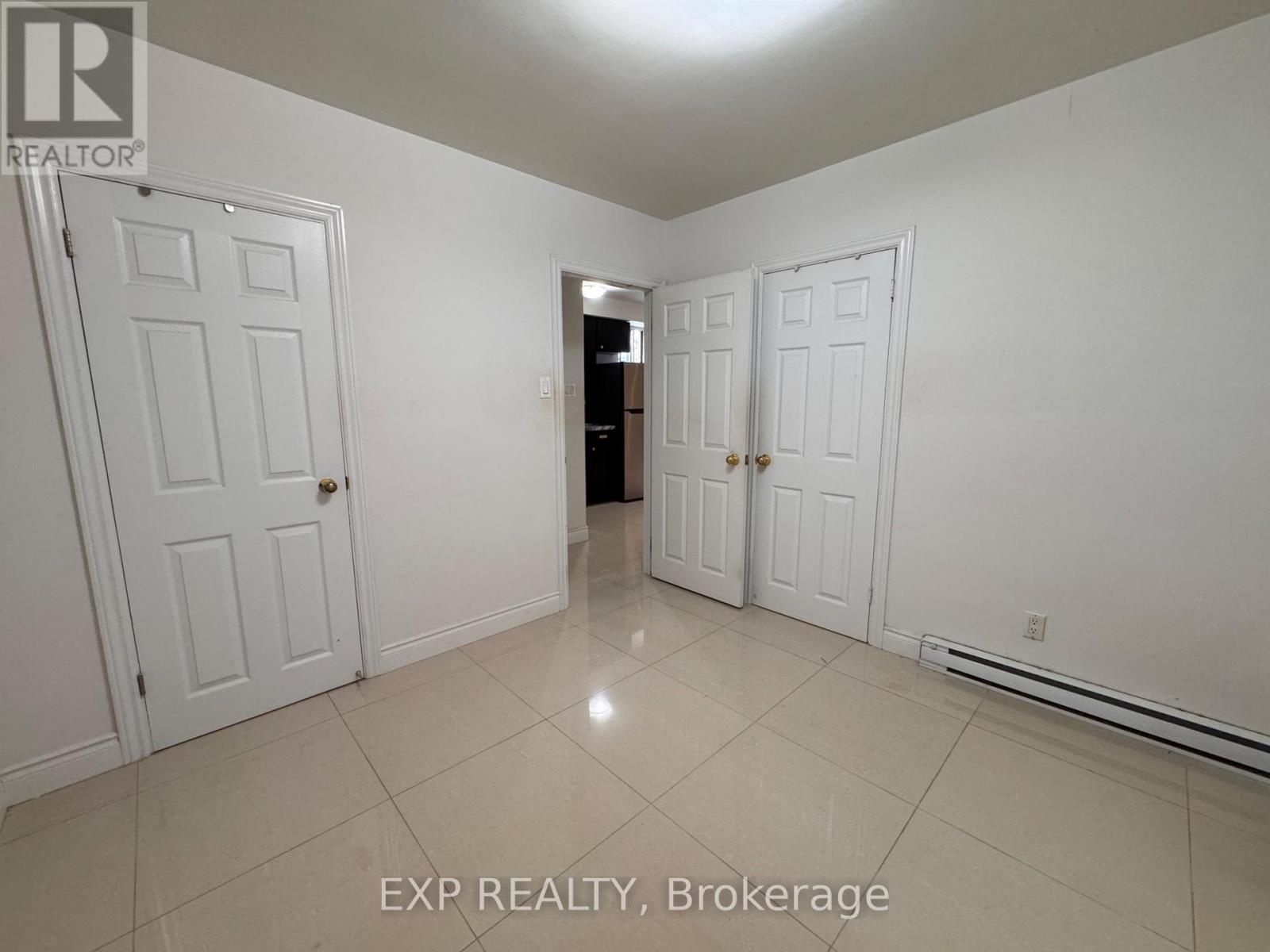 3 - 256 Lakeshore Road E, Mississauga, Ontario  L5G 1G9 - Photo 7 - W13572692
