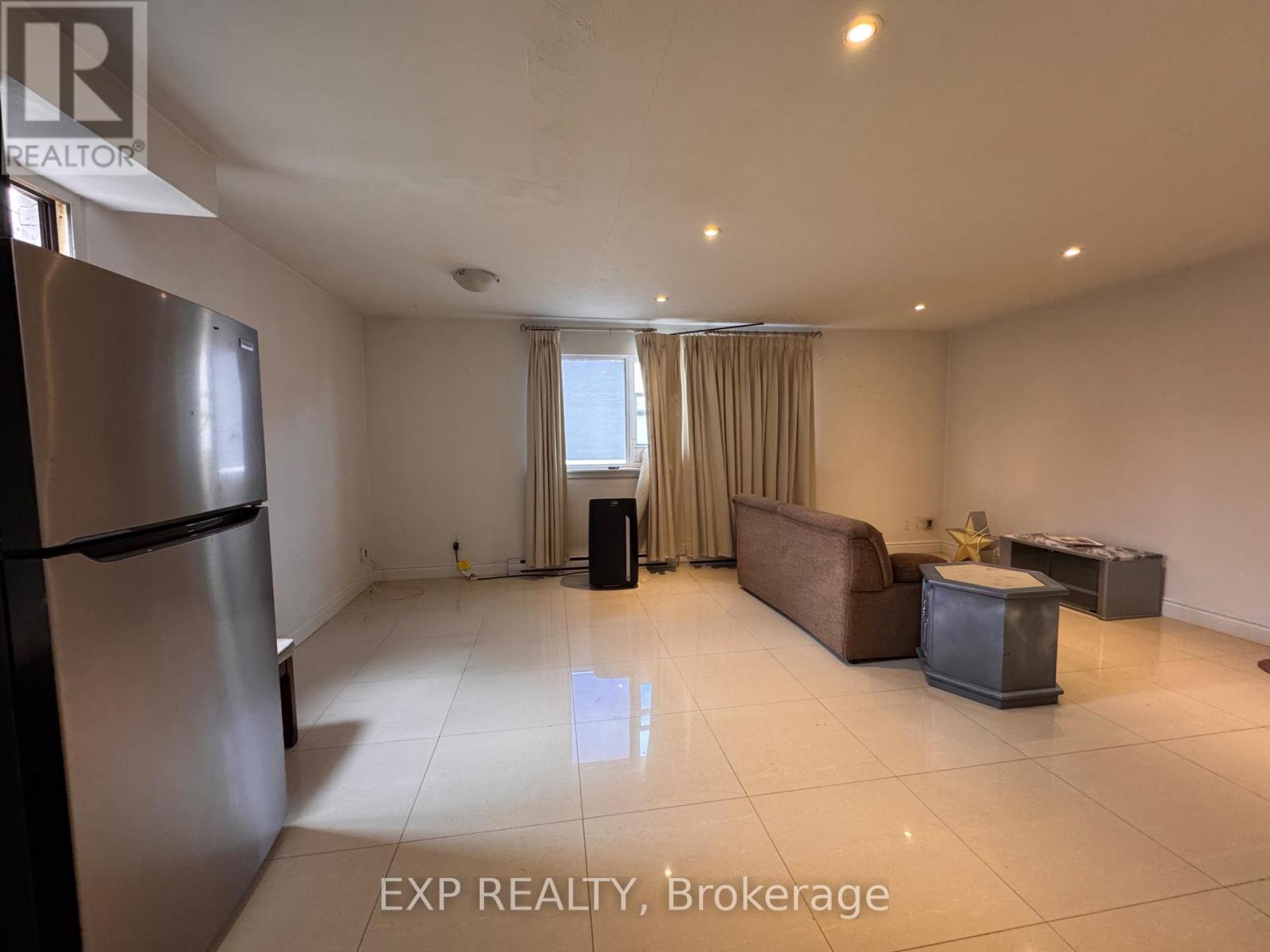 3 - 256 Lakeshore Road E, Mississauga, Ontario  L5G 1G9 - Photo 9 - W13572692