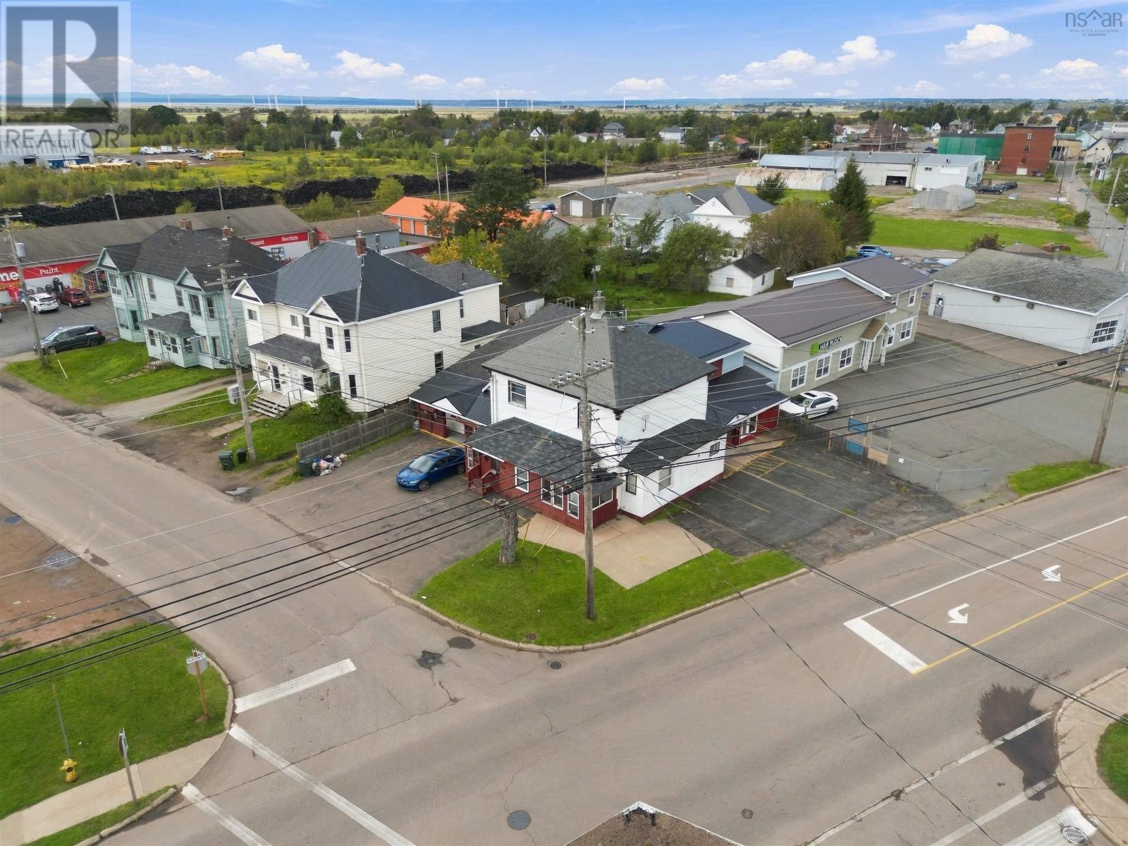 14 Spring Street, Amherst, Nova Scotia  B4H 1R5 - Photo 5 - 202624024