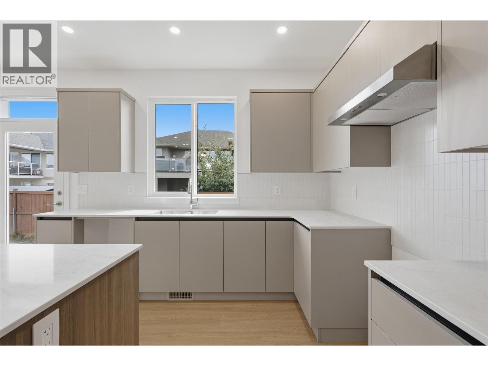 2050 Grasslands Boulevard Unit# 135, Kamloops, British Columbia  V2B 0A6 - Photo 8 - 10400140