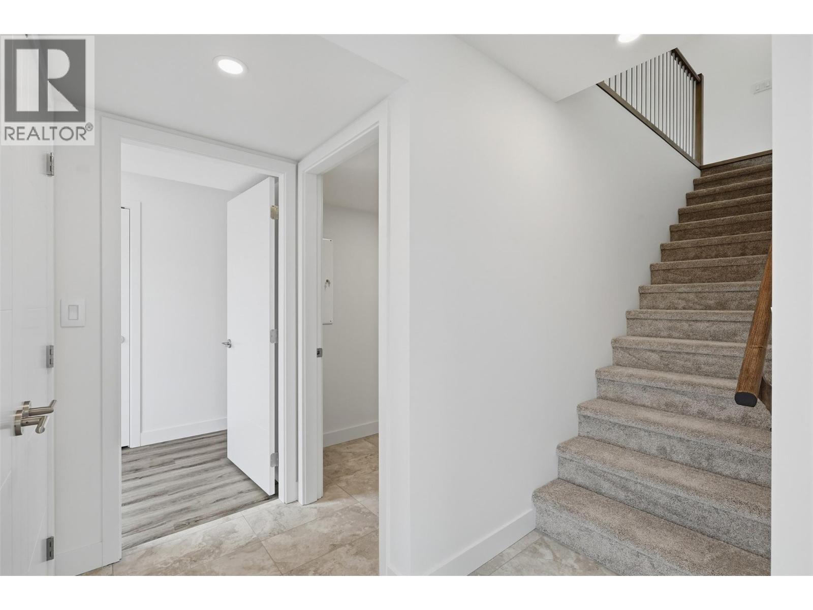 2050 Grasslands Boulevard Unit# 135, Kamloops, British Columbia  V2B 0A6 - Photo 5 - 10400140