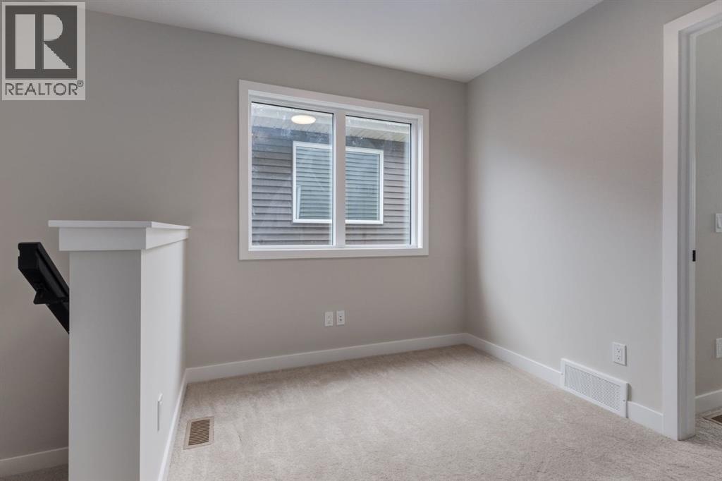 823 Sora Boulevard SE, Calgary, Alberta  T3S 0M1 - Photo 5 - A2347286