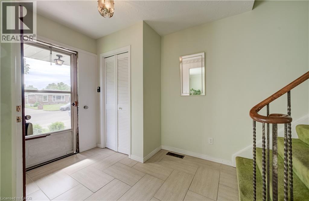 16 Bonnylyn Drive, Kitchener, Ontario  N2M 1S6 - Photo 5 - 40864021