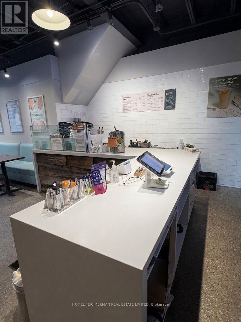 2631 Yonge Street, Toronto, Ontario  M4P 2J6 - Photo 3 - C13808236
