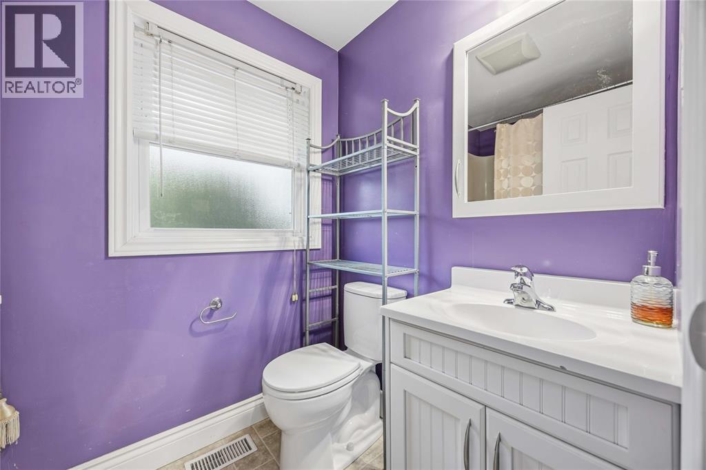 819 Elizabeth Avenue, Sarnia, Ontario  N7S 2V6 - Photo 17 - 26023284