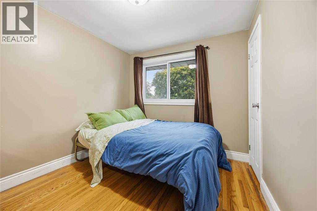 819 Elizabeth Avenue, Sarnia, Ontario  N7S 2V6 - Photo 19 - 26023284