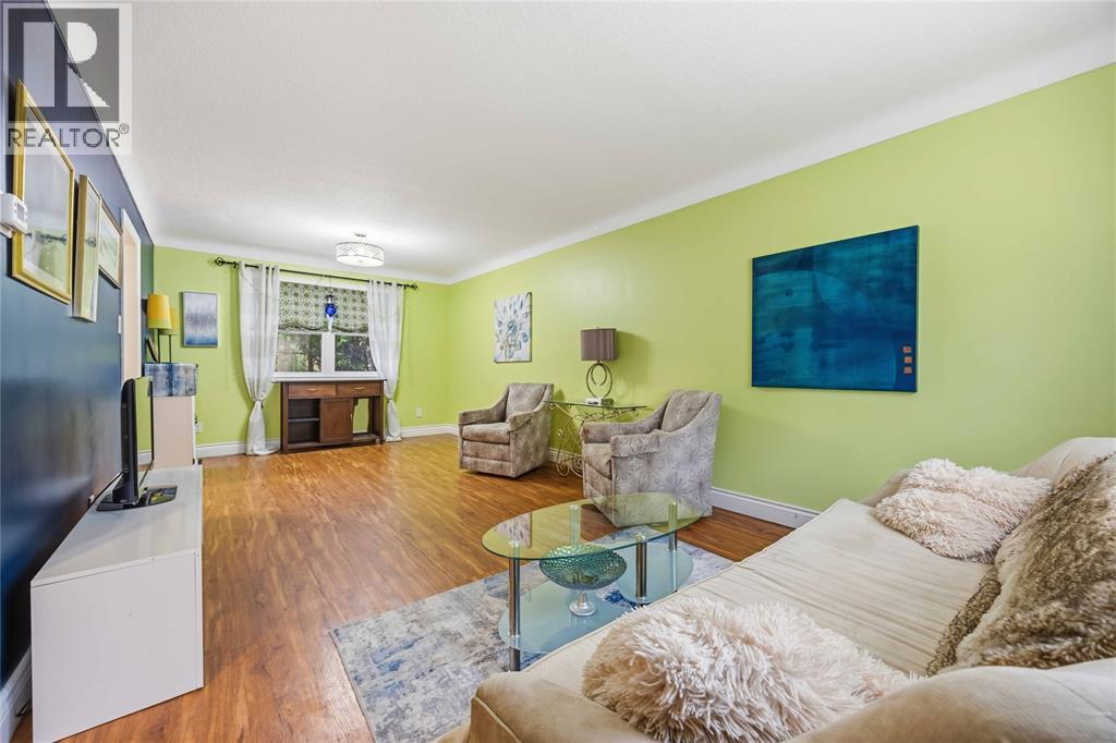 819 Elizabeth Avenue, Sarnia, Ontario  N7S 2V6 - Photo 6 - 26023284