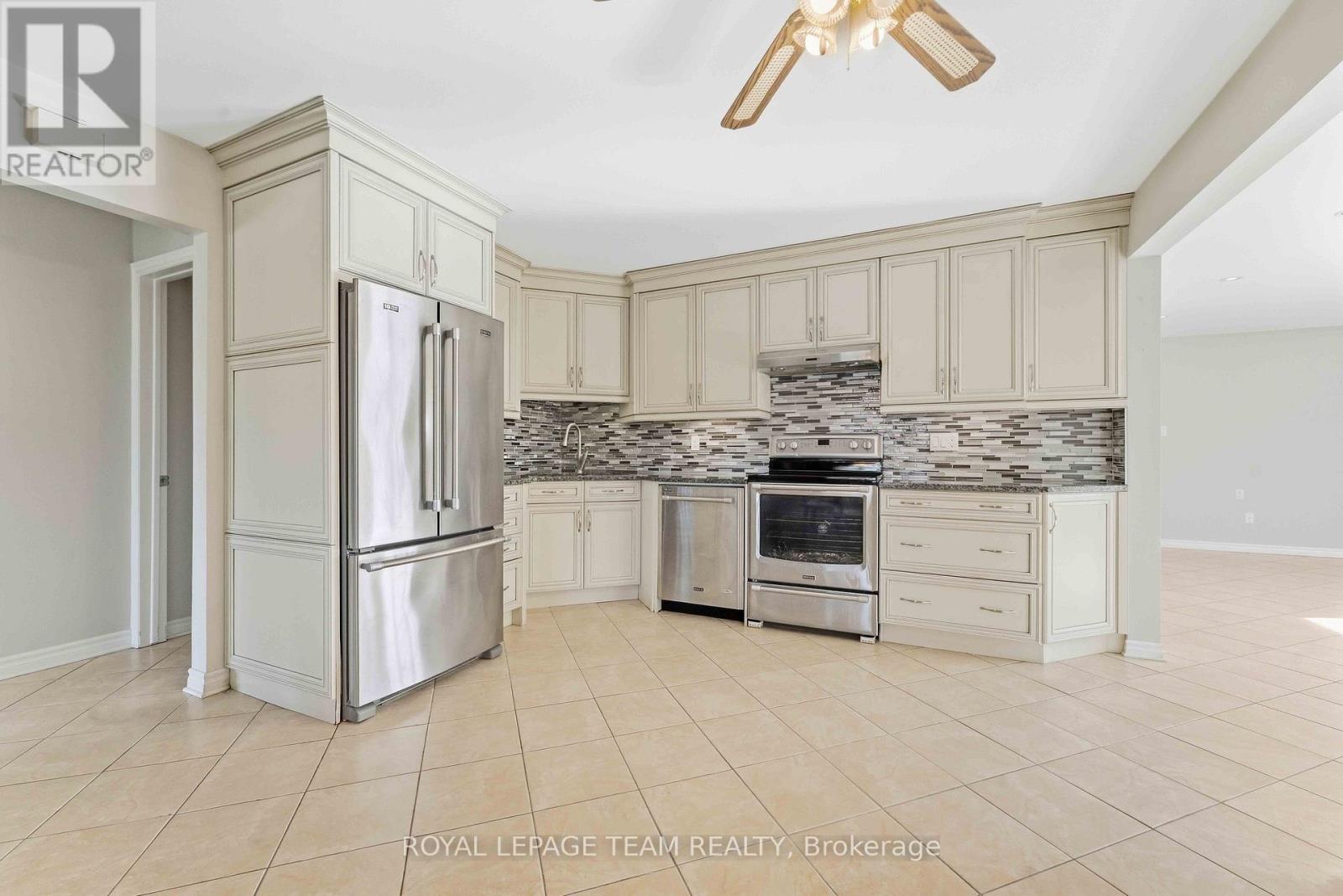 1515 Valmarie Avenue, Ottawa, Ontario  K2C 1V7 - Photo 19 - X13814454