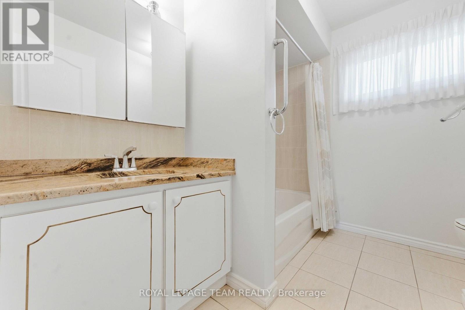 1515 Valmarie Avenue, Ottawa, Ontario  K2C 1V7 - Photo 12 - X13814454