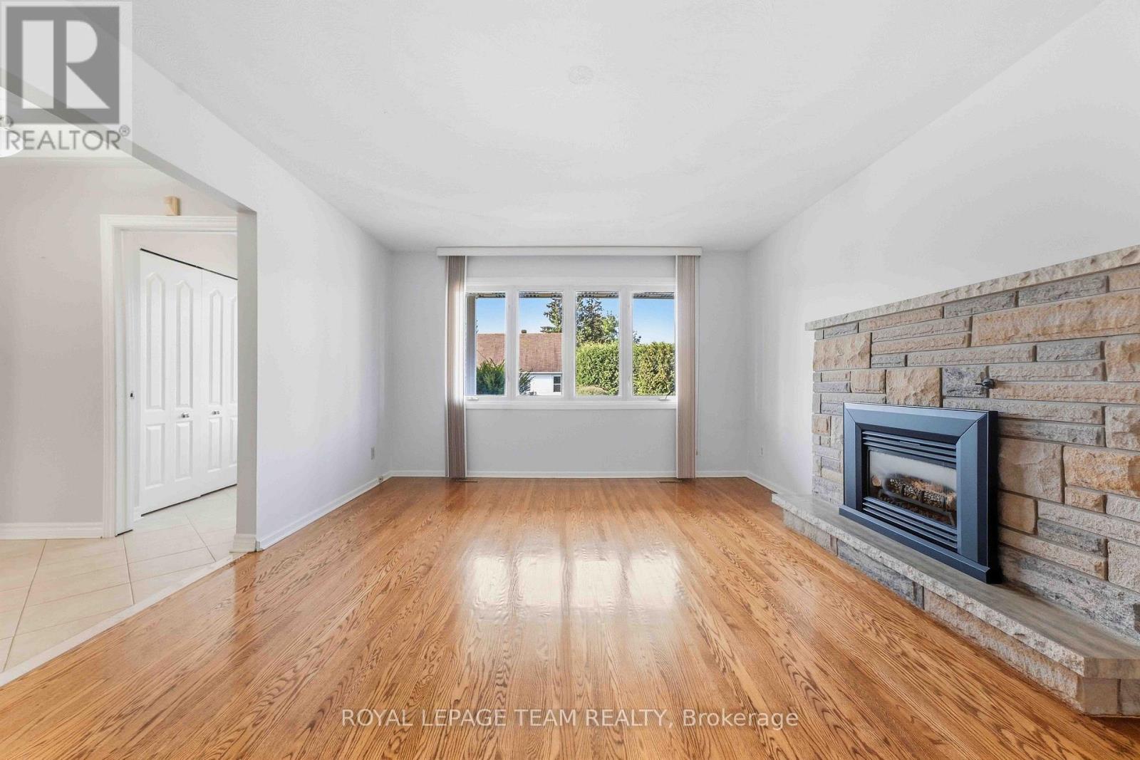 1515 Valmarie Avenue, Ottawa, Ontario  K2C 1V7 - Photo 5 - X13814454