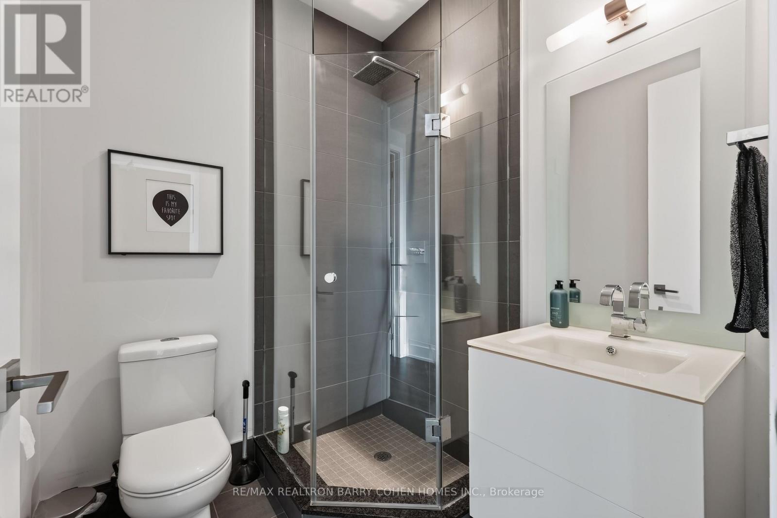 1018 - 111 St Clair Avenue W, Toronto, Ontario  M4V 1N5 - Photo 13 - C13814322