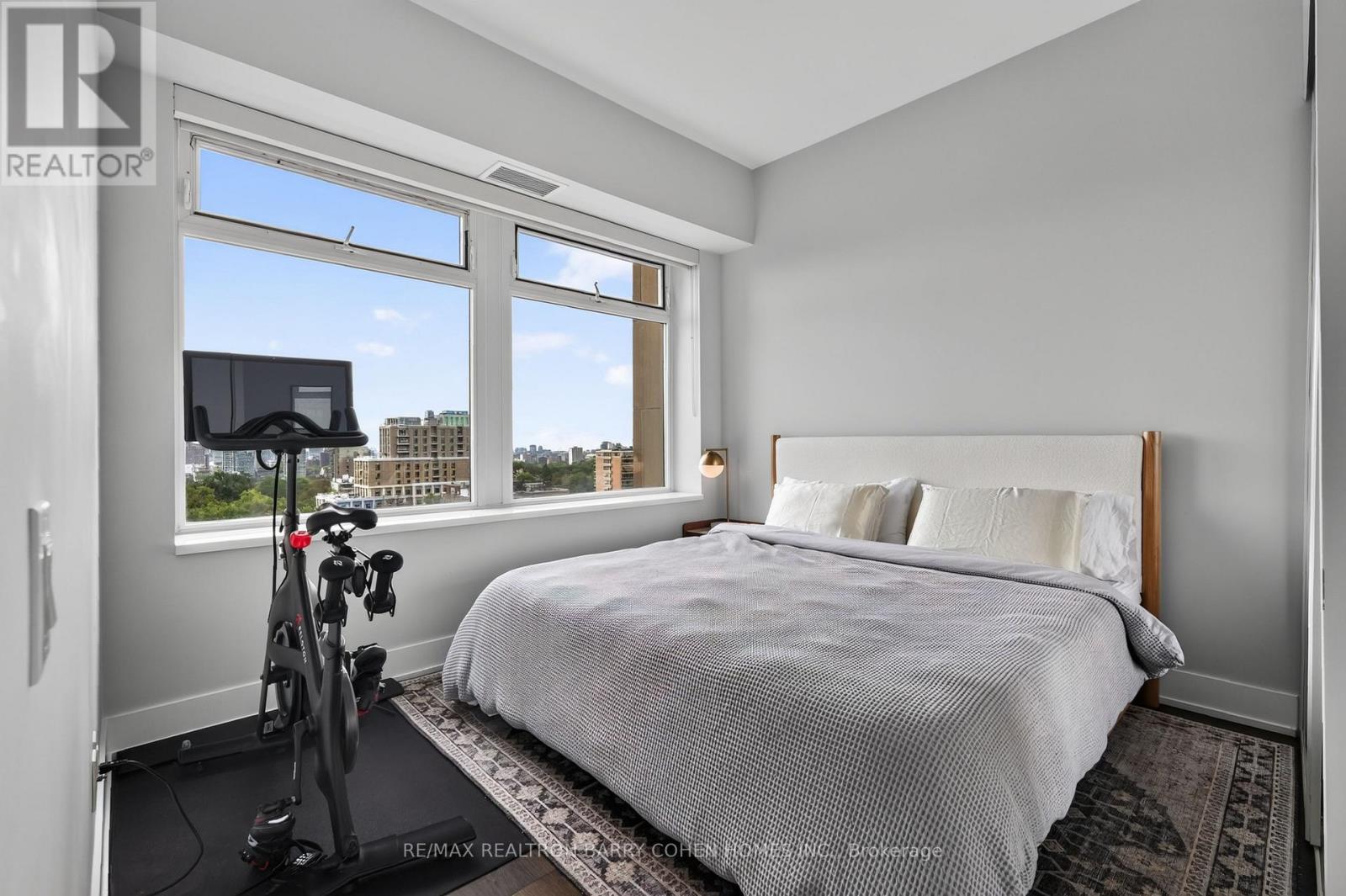 1018 - 111 St Clair Avenue W, Toronto, Ontario  M4V 1N5 - Photo 8 - C13814322