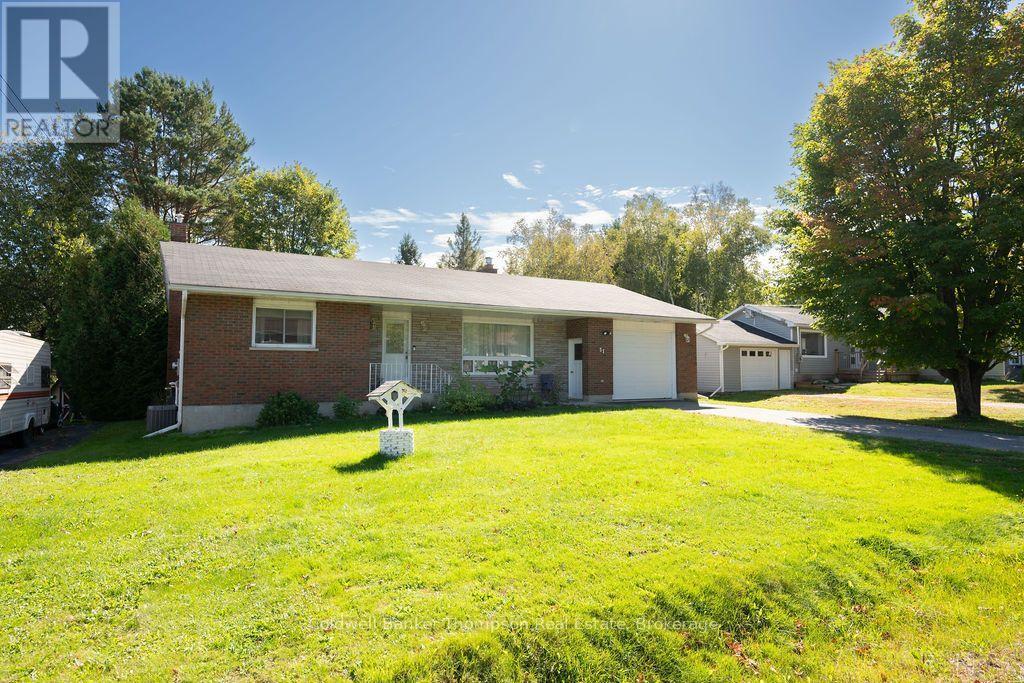 31 Queen Street, Sundridge, Ontario  P0A 1Y0 - Photo 2 - X13814498