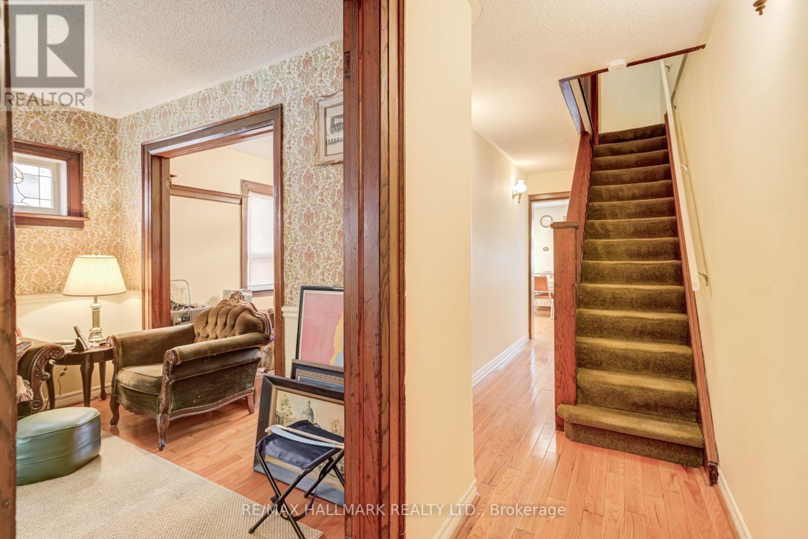 631 Lauder Avenue, Toronto, Ontario  M6E 3J8 - Photo 4 - C13814522