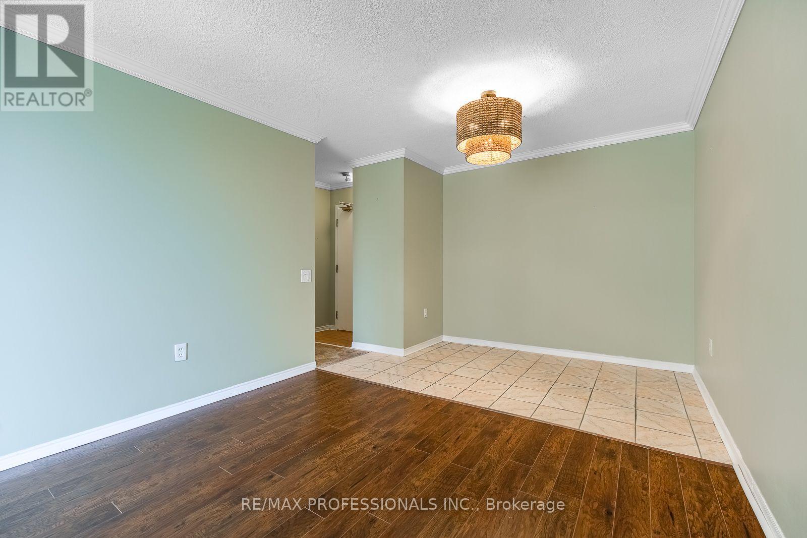 207 - 11 Thorncliffe Pk Drive, Toronto, Ontario  M4H 1P3 - Photo 7 - C13814530