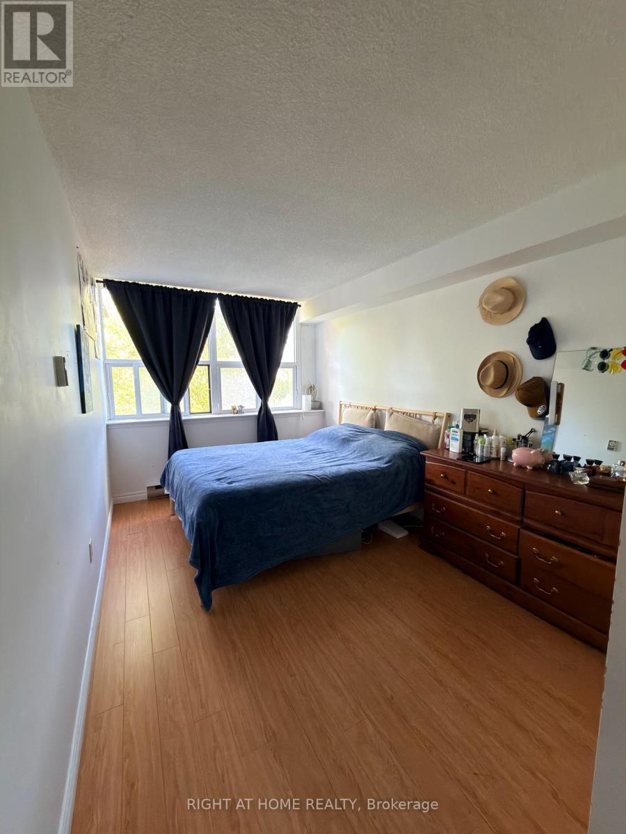 #208 - 2500 Bridletowne Circle, Toronto, Ontario  M1W 2V6 - Photo 7 - E13814562