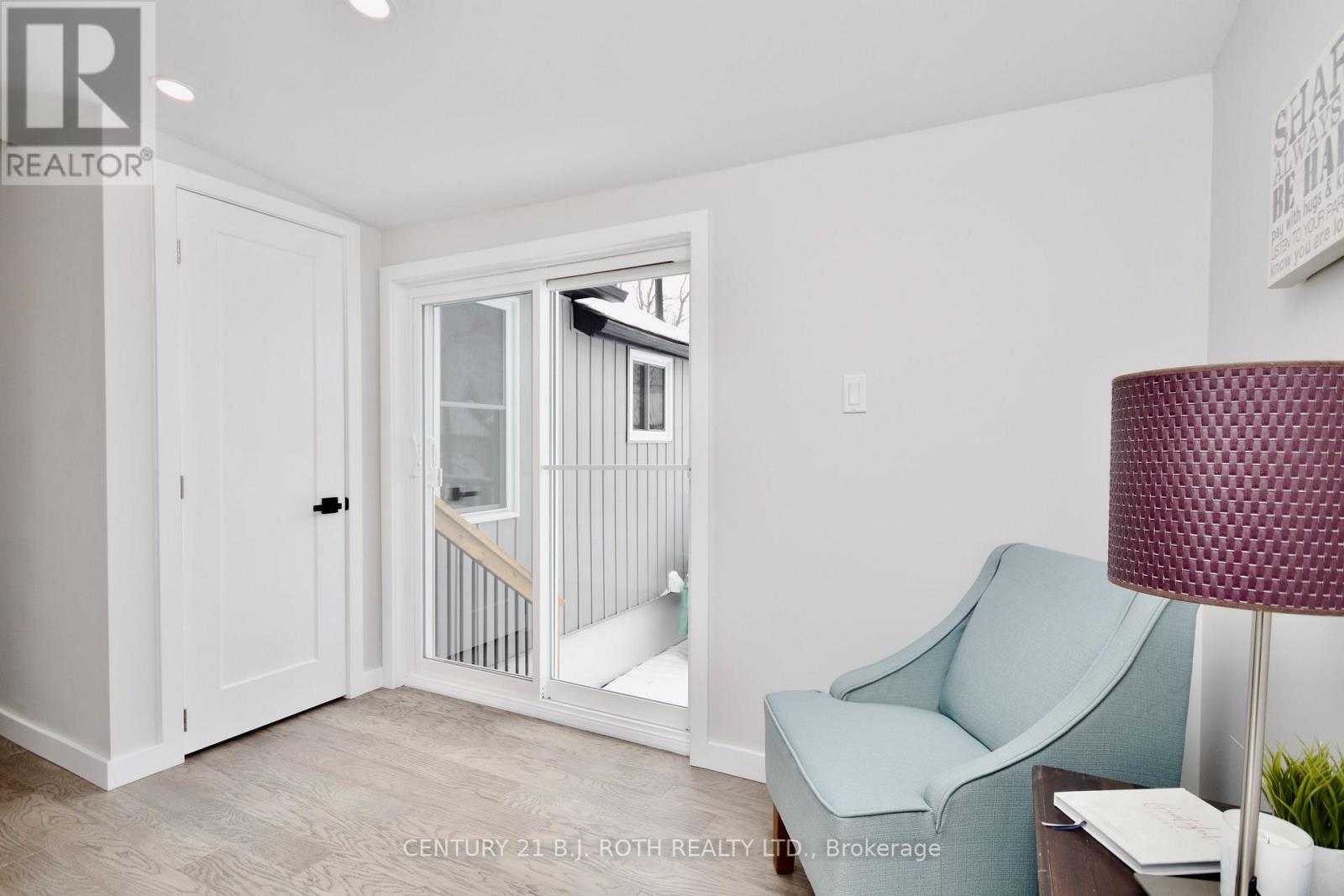 263 Robin's Point Road, Tay (Victoria Harbour), Ontario  L0K 2A0 - Photo 11 - S13814488
