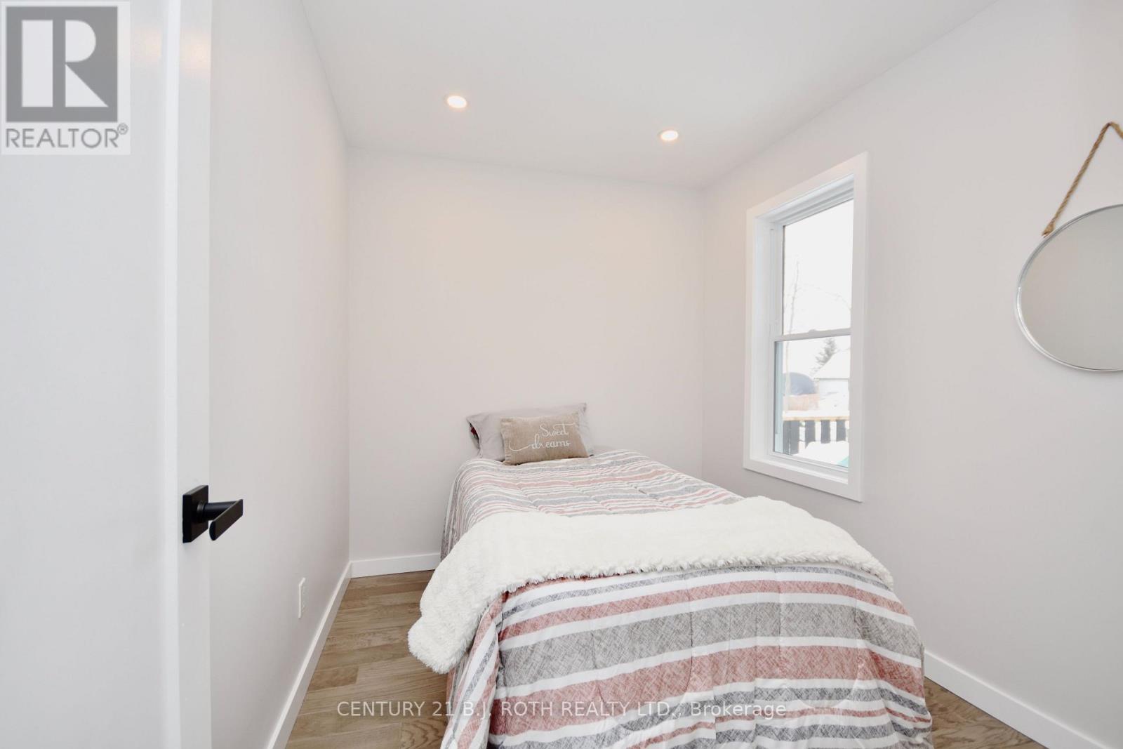 263 Robin's Point Road, Tay (Victoria Harbour), Ontario  L0K 2A0 - Photo 19 - S13814488