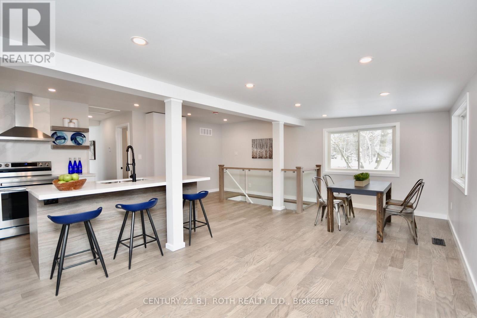 263 Robin's Point Road, Tay (Victoria Harbour), Ontario  L0K 2A0 - Photo 5 - S13814488