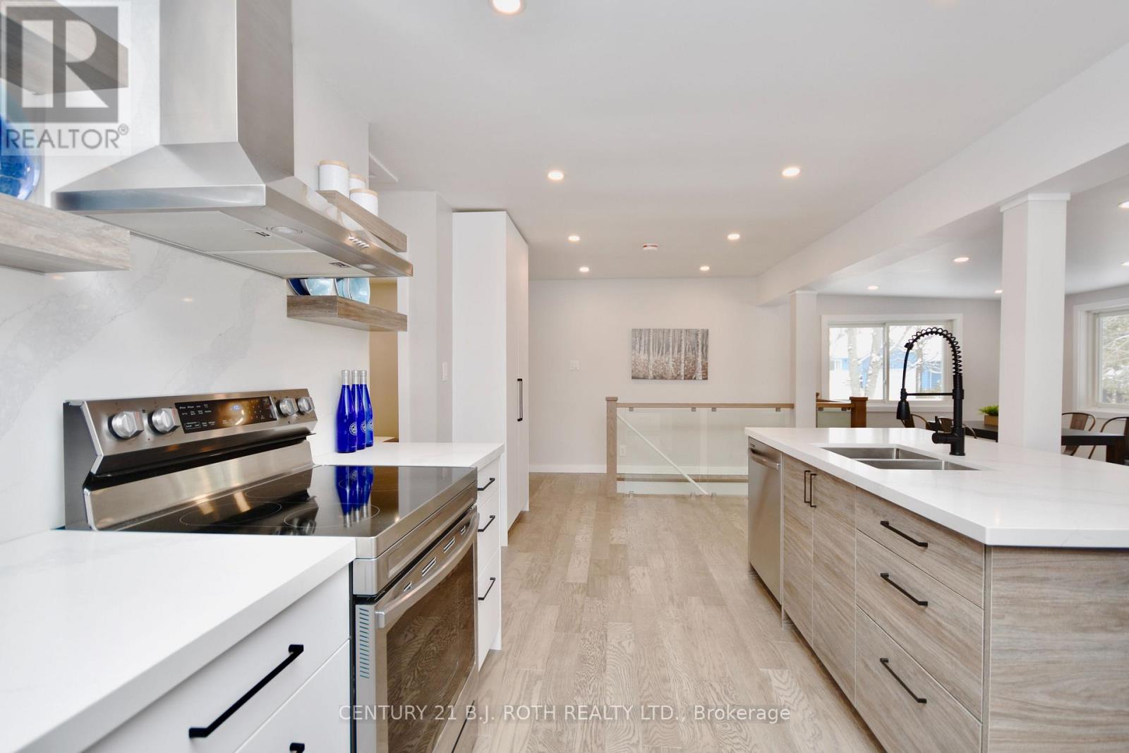 263 Robin's Point Road, Tay (Victoria Harbour), Ontario  L0K 2A0 - Photo 7 - S13814488