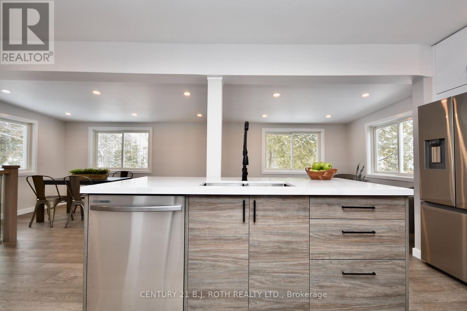 263 Robin's Point Road, Tay (Victoria Harbour), Ontario  L0K 2A0 - Photo 9 - S13814488