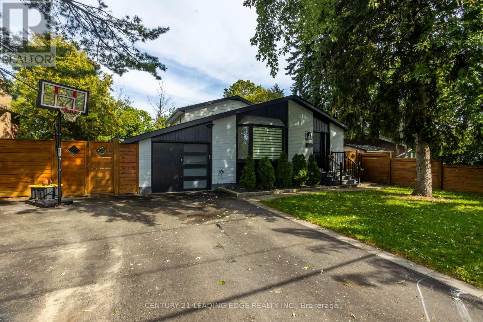 912 Vistula Drive, Pickering, Ontario  L1W 2L5 - Photo 5 - E13814590