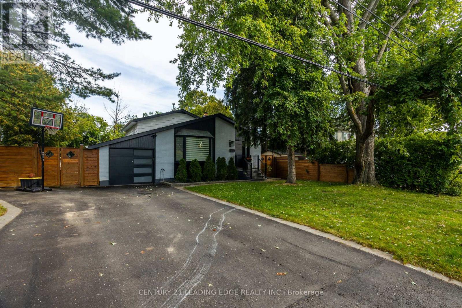912 Vistula Drive, Pickering, Ontario  L1W 2L5 - Photo 3 - E13814590