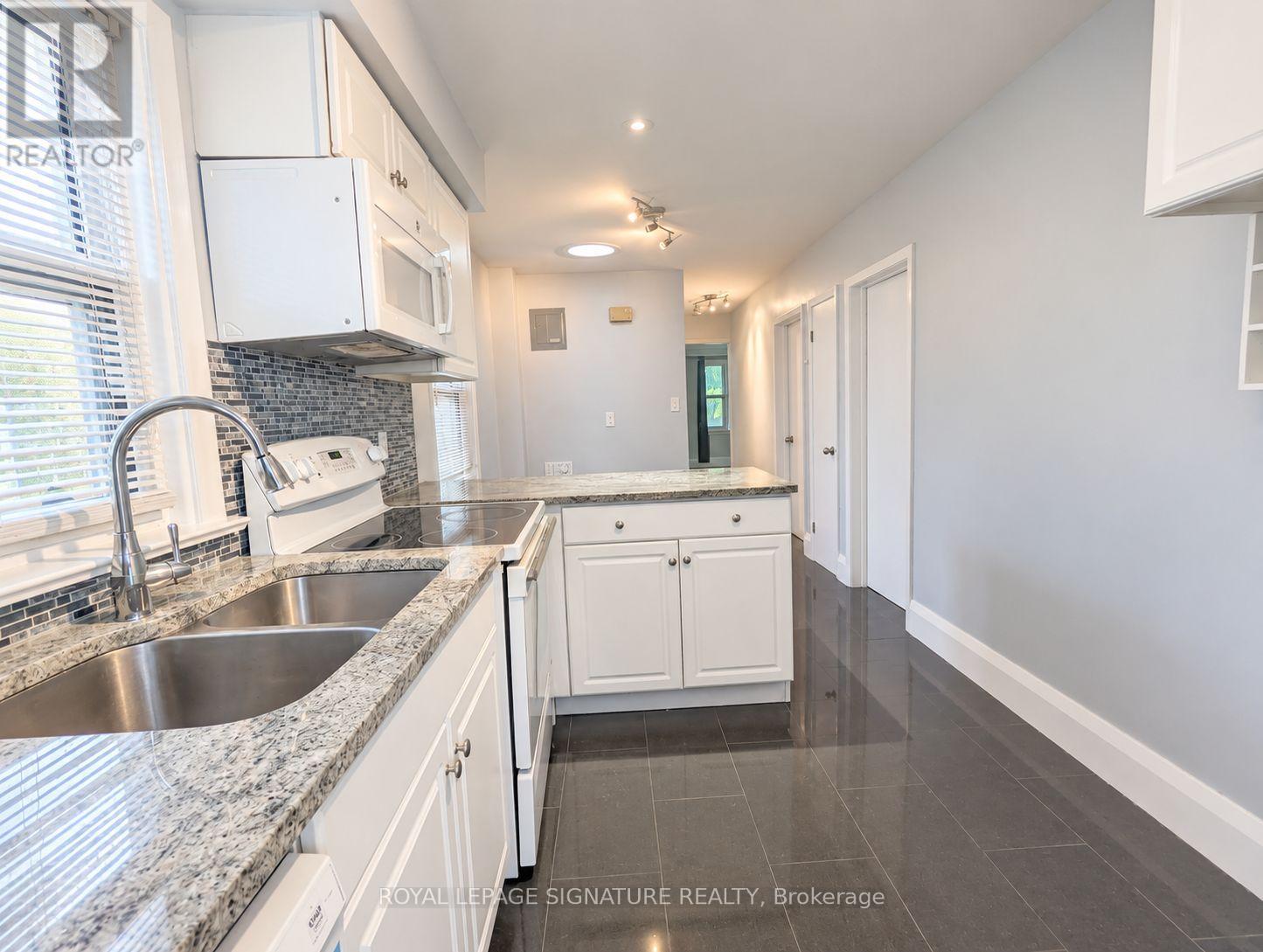 3 - 13 Wesley Street, Toronto, Ontario  M8Y 2W4 - Photo 2 - W13797306