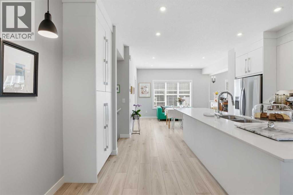 416 West Lakeview Drive