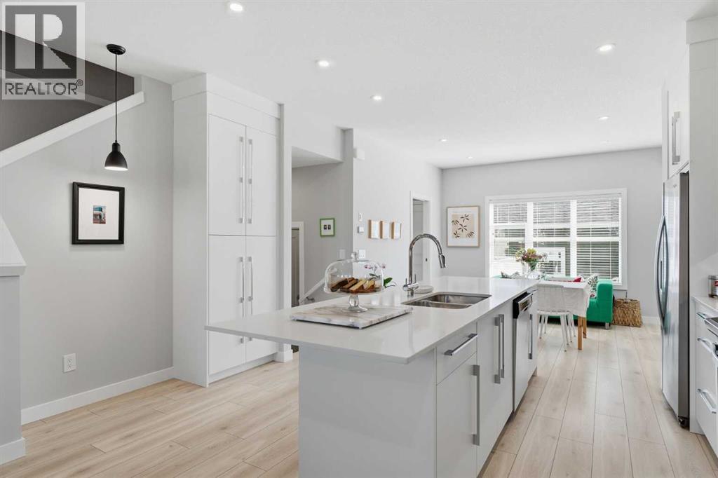 416 West Lakeview Drive