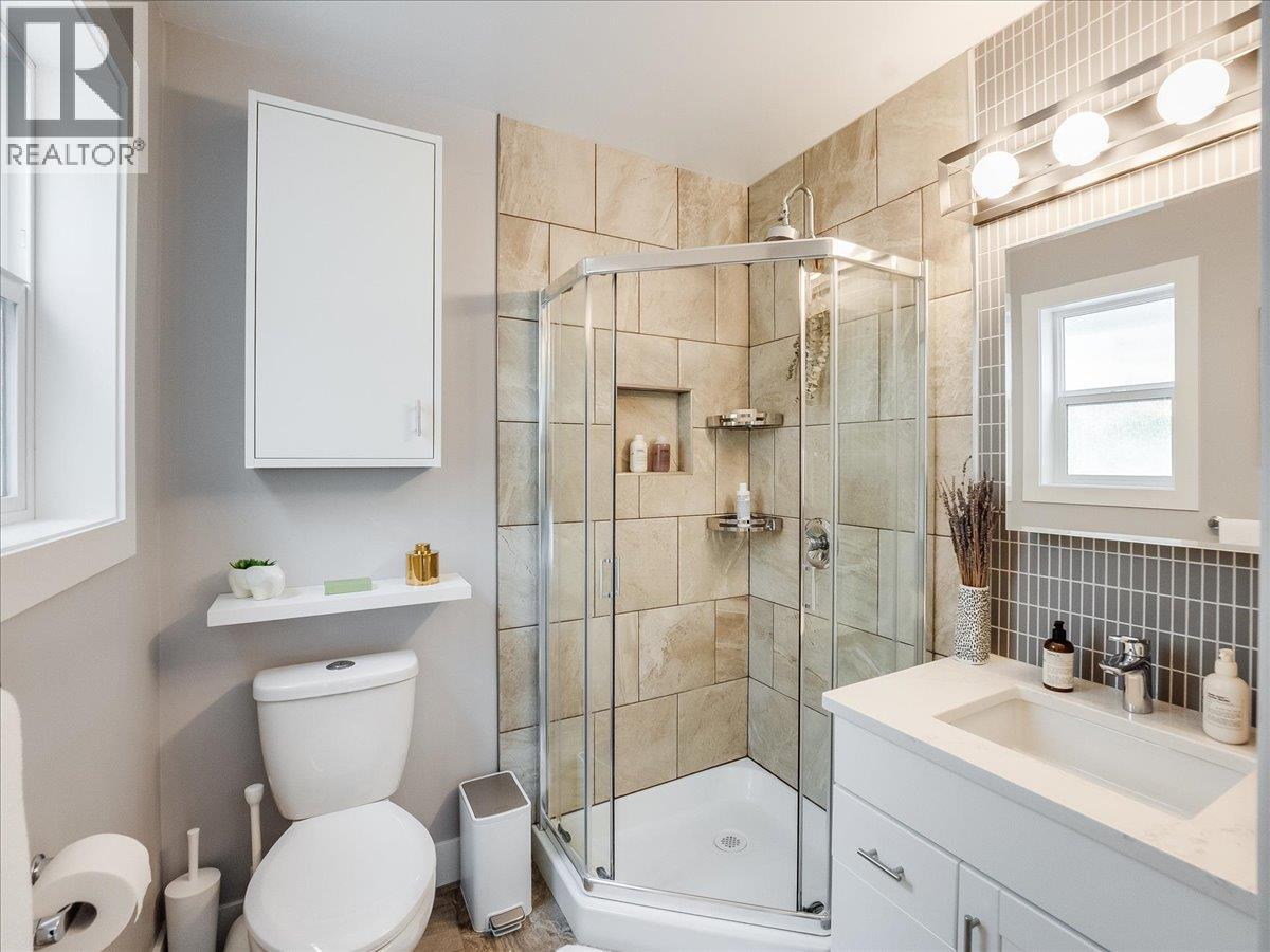 770 Redstone Drive photo 30