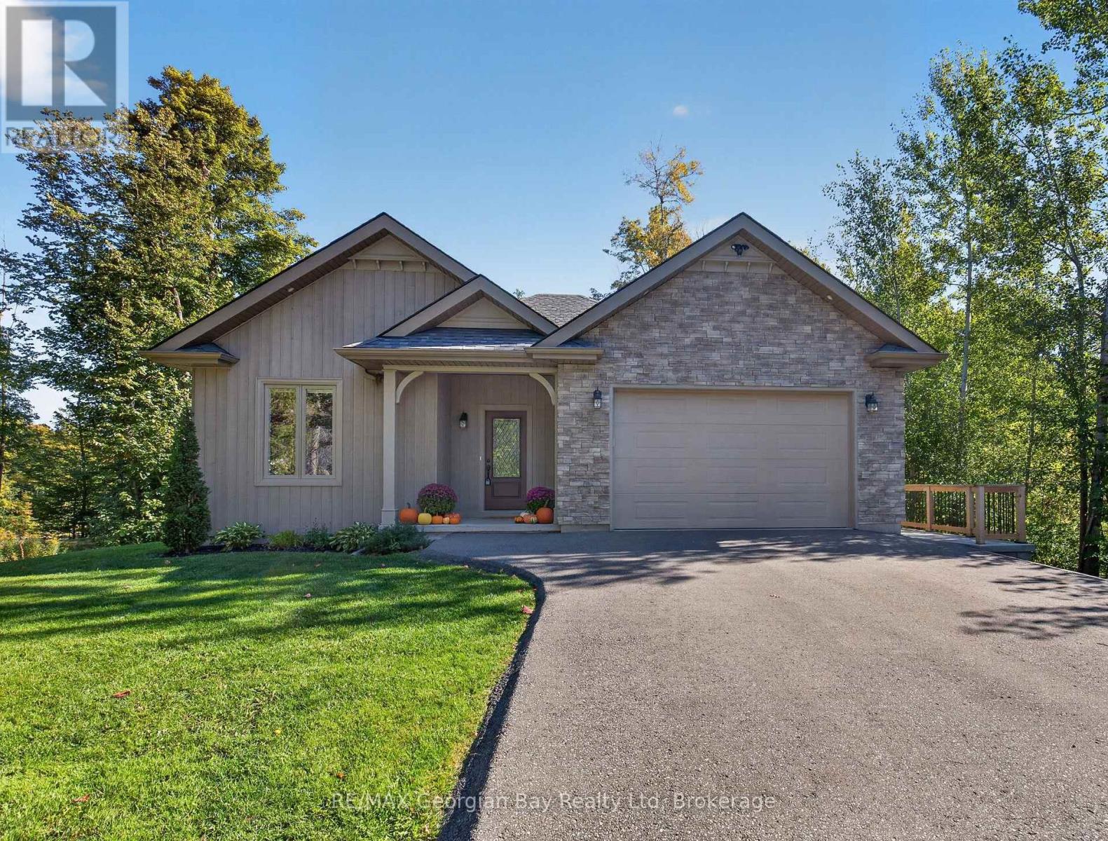73 POLISH AVENUE, Penetanguishene, Ontario