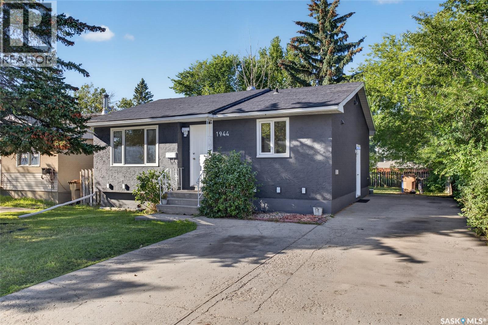 1944 Dewdney Avenue, Regina, Saskatchewan  S4N 4C8 - Photo 1 - SK049139