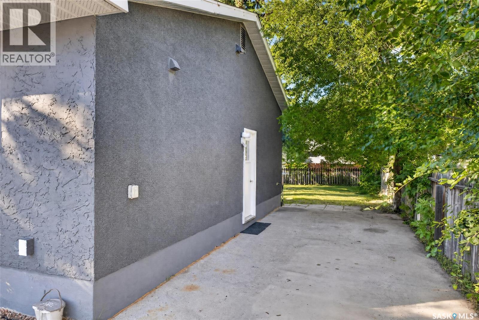 1944 Dewdney Avenue, Regina, Saskatchewan  S4N 4C8 - Photo 35 - SK049139