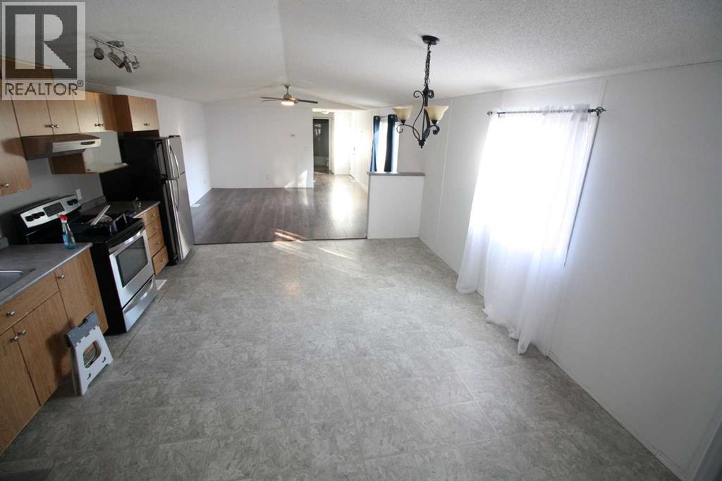9 Deerridge Drive, High Level, Alberta  T0H 1Z0 - Photo 5 - A2333318